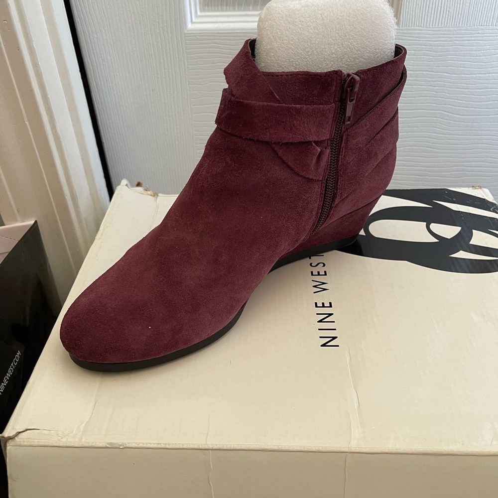 New Nine West Chestnut Suede Boots